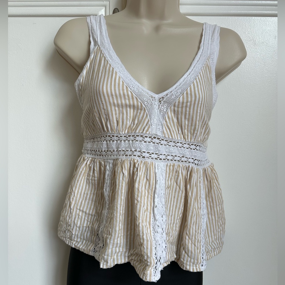 American Eagle Women’s Baby Doll Lace Trim Crop Cami Tank Top. Size XS